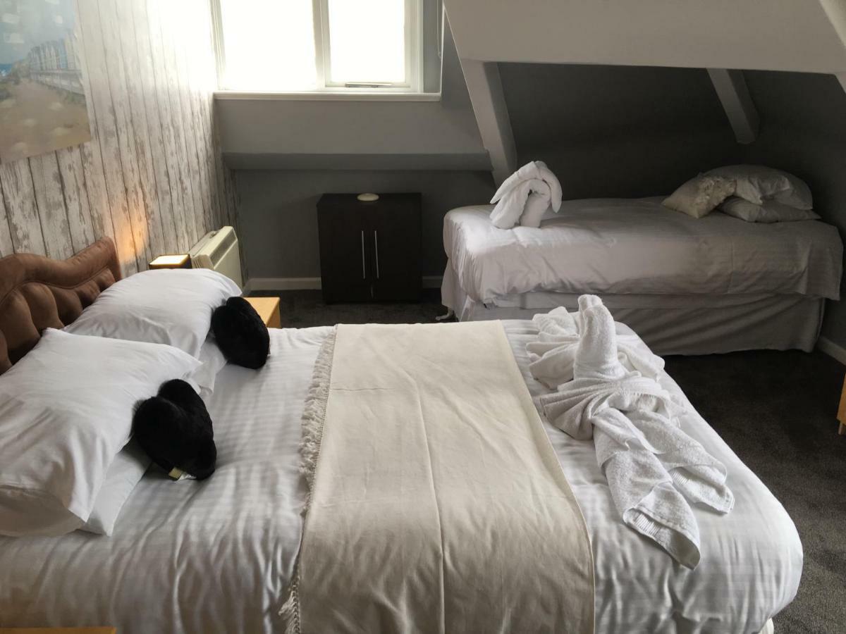 Apartment 4, Cornerhouse Apartments ランディドノー エクステリア 写真